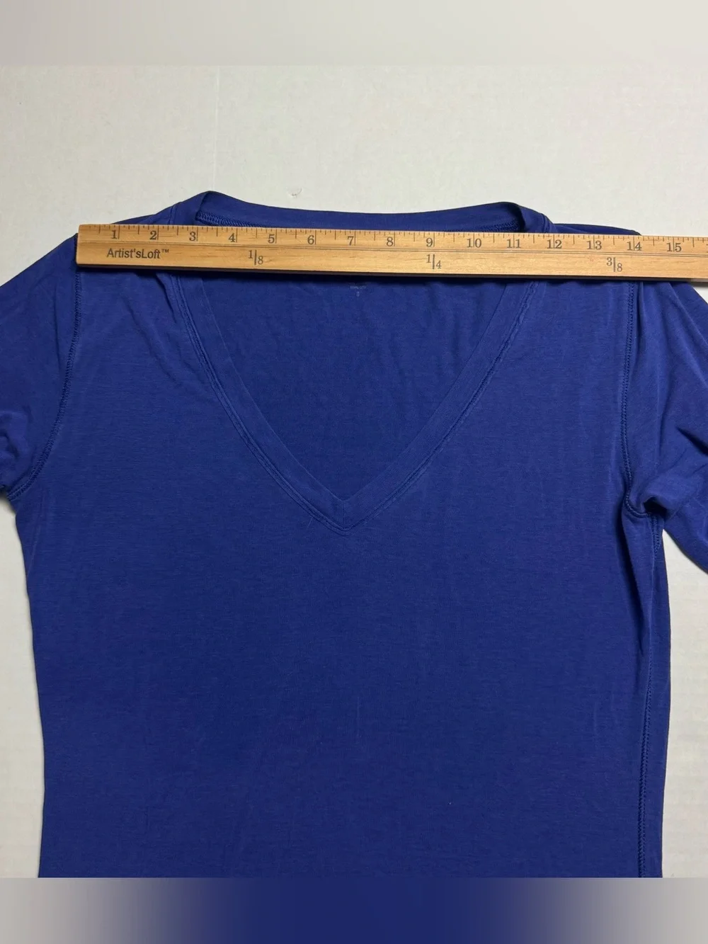 alo Yoga CoolFit Long Sleeve V-Neck Performance Workout, Casual Tee Size: S